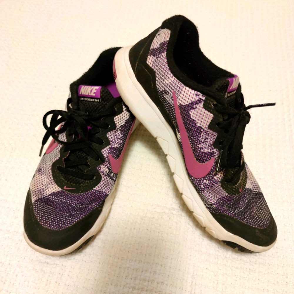 Nike Woman's Flex Experience Shoes